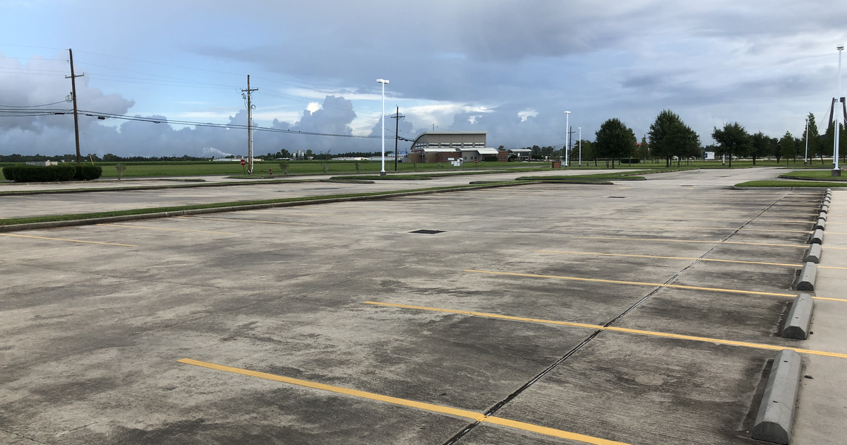 Rent Parking Lot in Luling