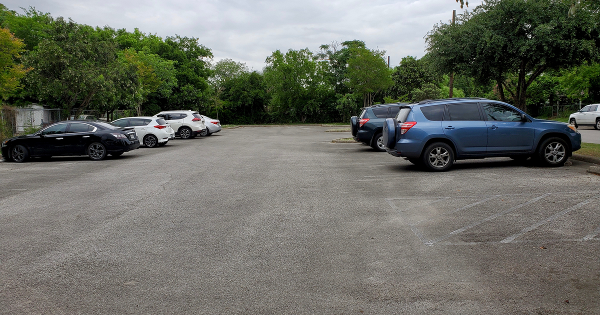 Rent Parking Lot (Cap22/HA2) in San Antonio
