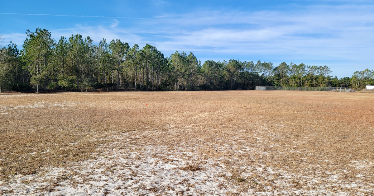Rent Field - Practice in Middleburg
