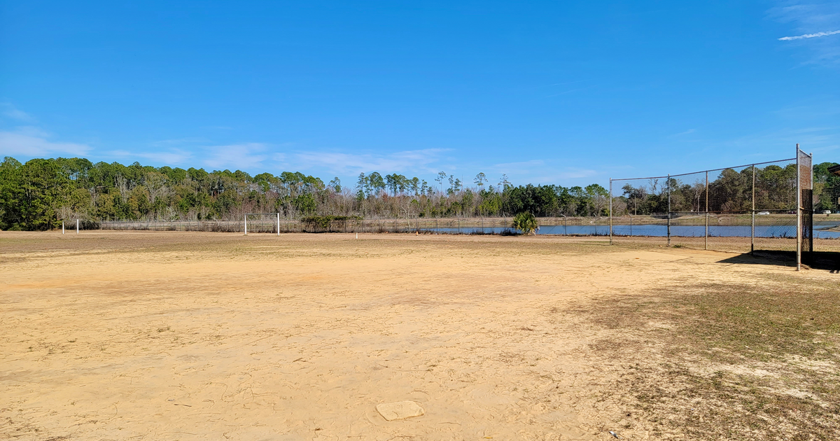 Rent Field - Practice in Middleburg
