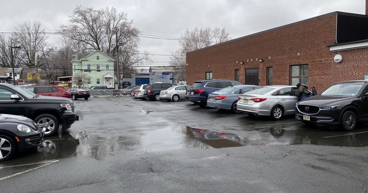 Rent Parking Lot in Plainfield