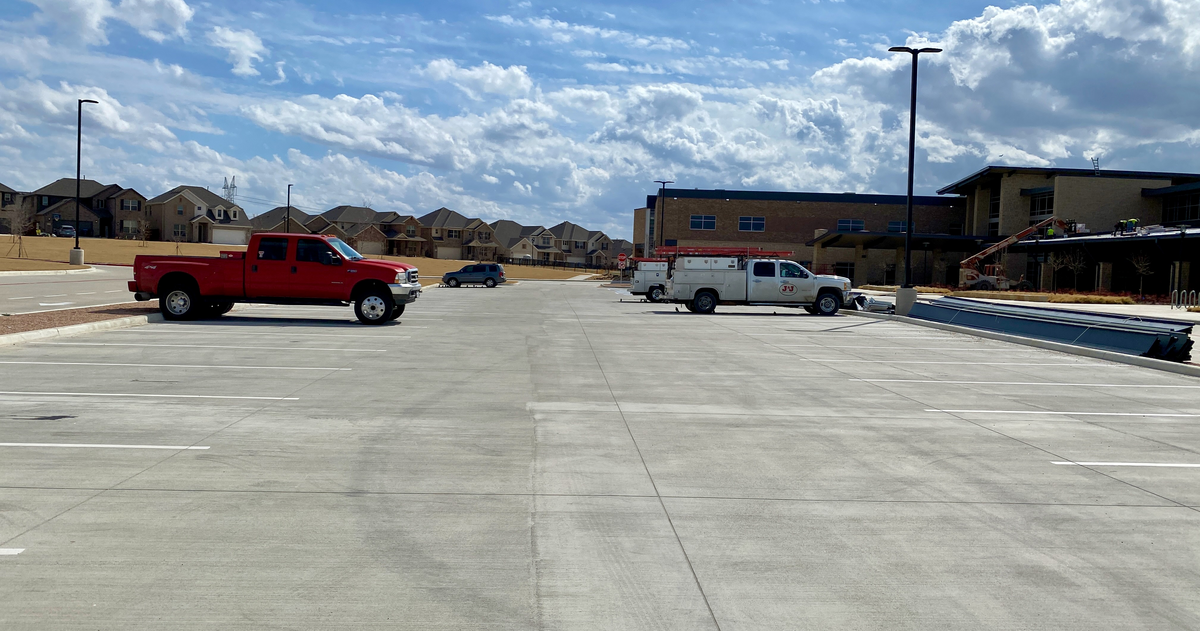 Rent Parking Lot Front in Fort Worth