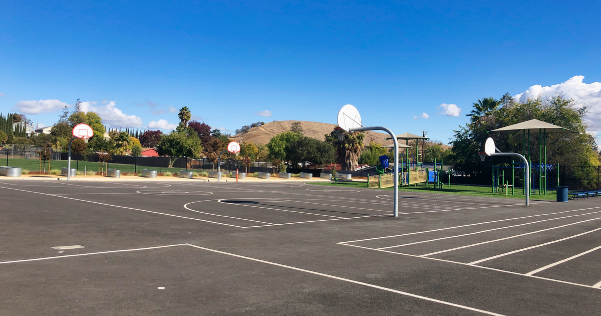 Rent Outdoor Basketball Courts in Martinez