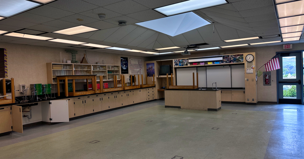 Rent Science Room in San Clemente