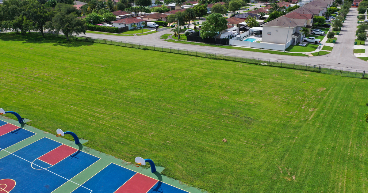 Rent Field - Practice 2 in Miami