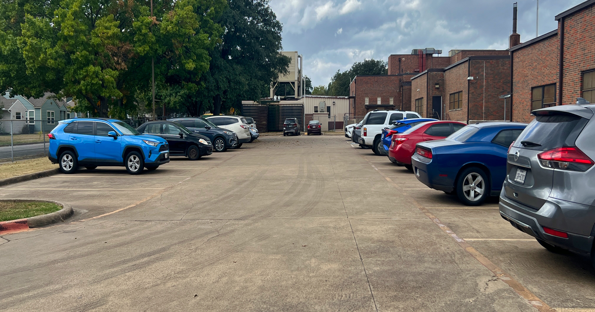 Rent Parking Lot - Side in Dallas