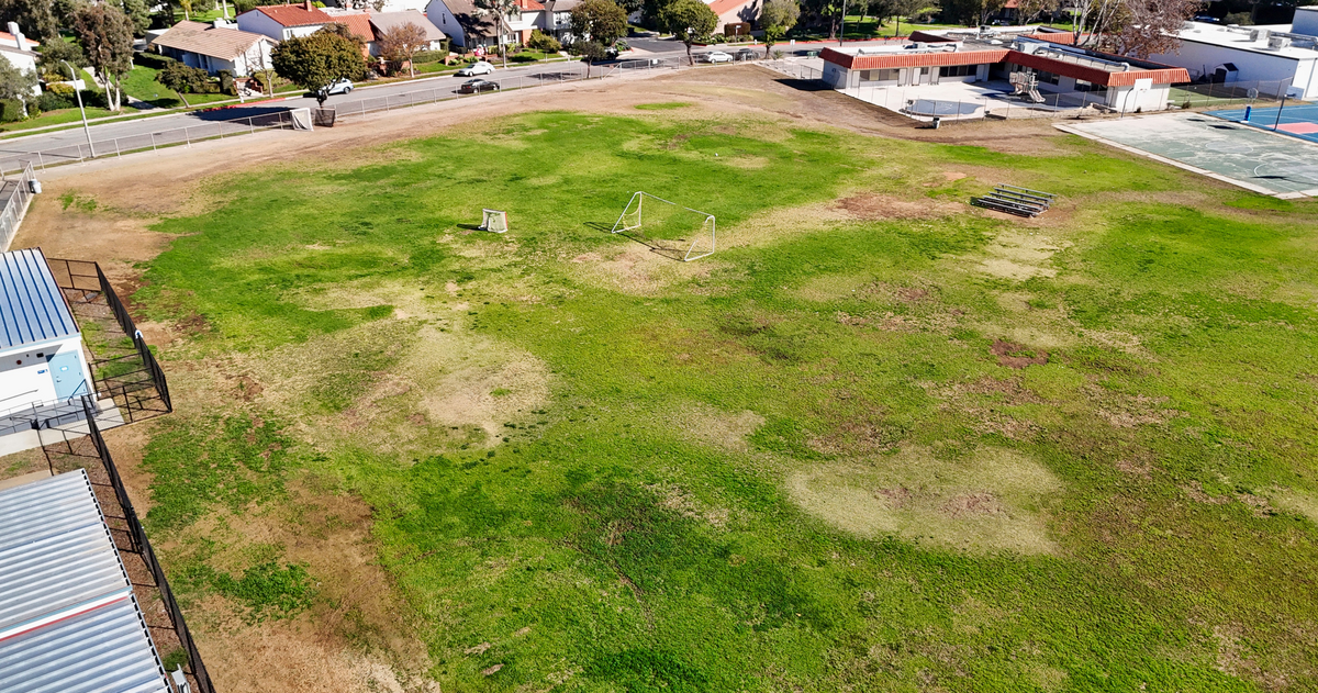 rent-field-utility-1-in-newport-beach