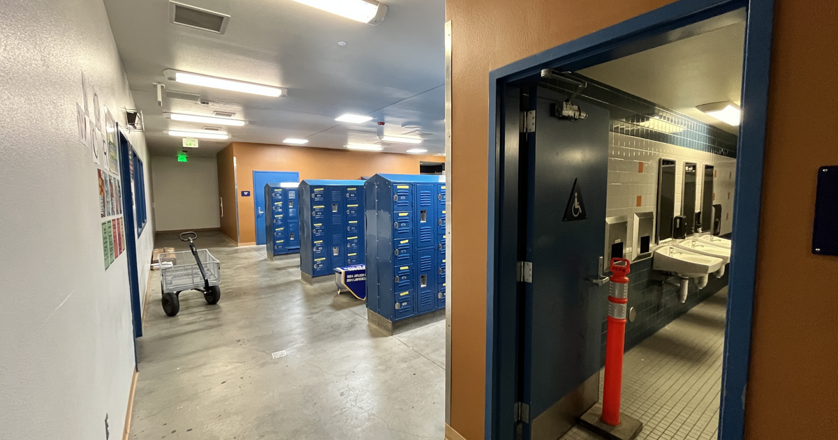 Rent Boys Locker Room in Hemet