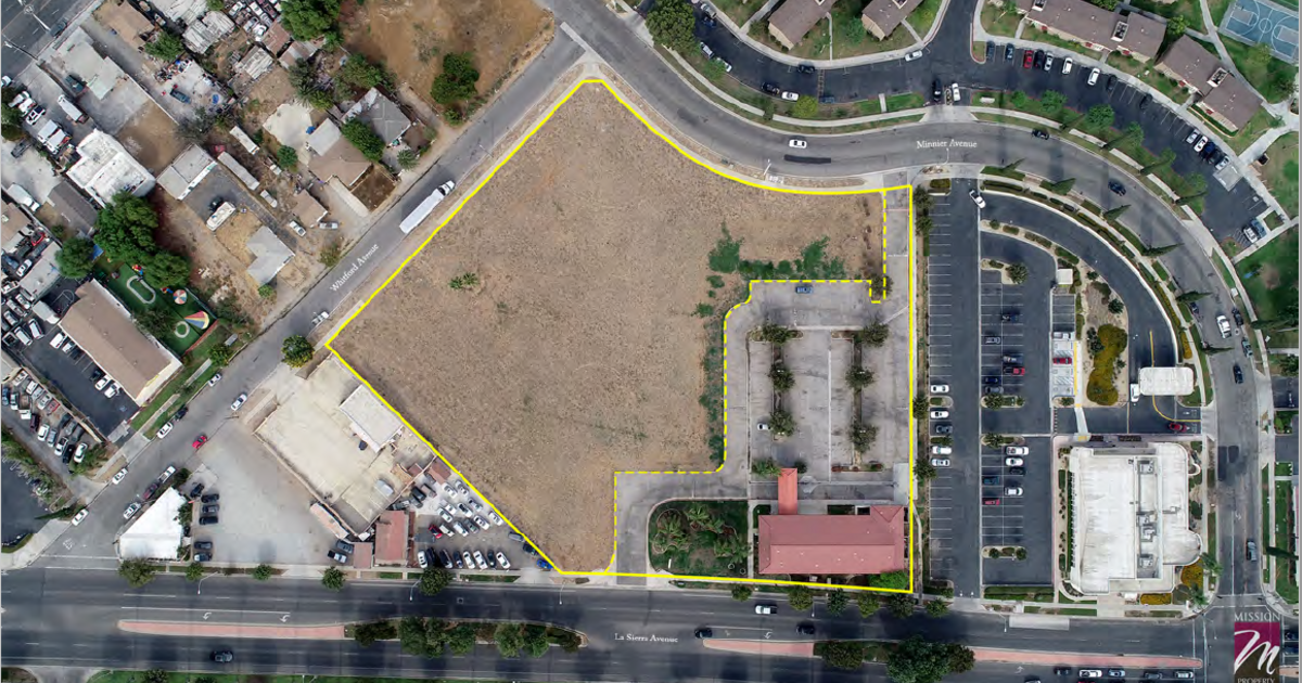 Rent Outdoor Lot in Riverside
