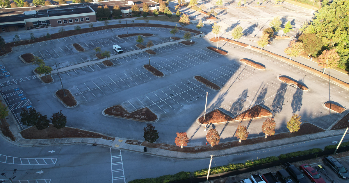 Rent Parking Lot Rear in Lawrenceville