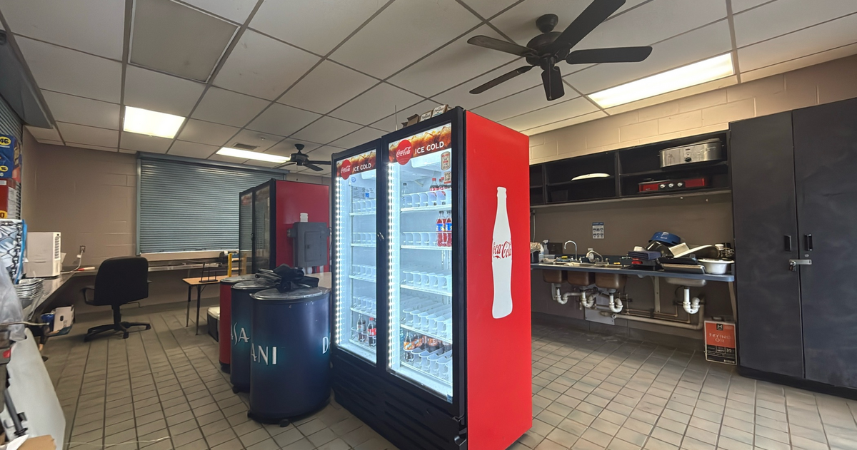 Rent Concession Stand in Eagle Lake